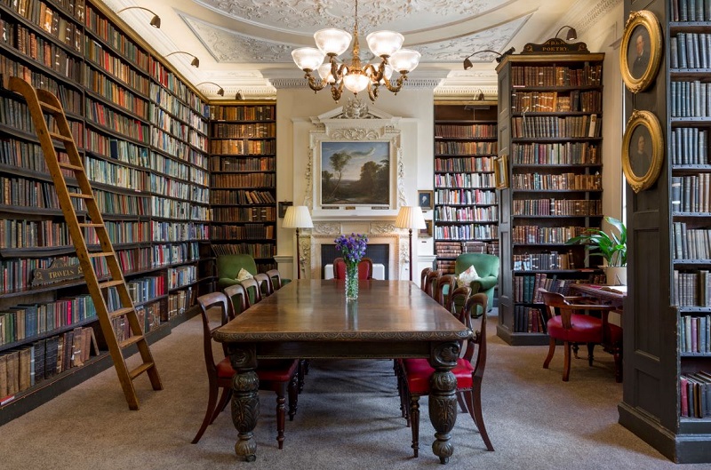 Bromley House Library